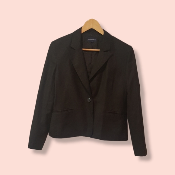 Like New short black blazer size 10 - Picture 4 of 4